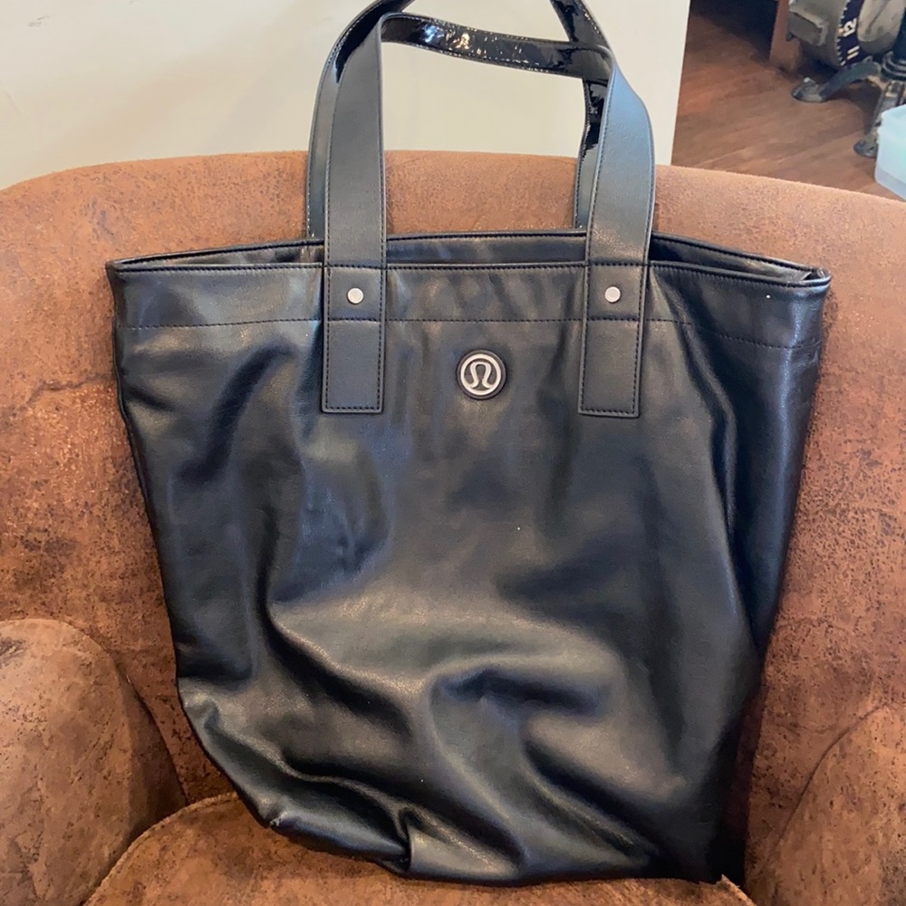 Lulu Lemon tot bag